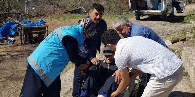 Ambulanslarla sandığa giderek oy kullandılar