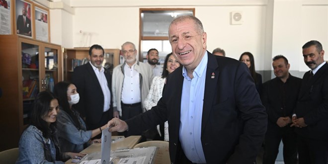 Zafer Partisi Genel Başkanı Özdağ, oyunu kullandı