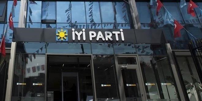 İYİ Parti'de 2 yönetici istifa etti