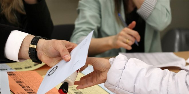 İstanbullular, il ve ilçeleri 5 yıl yönetecek isimleri belirledi