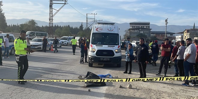 Hatay'da kamyon ile motosikletin çarpıştığı kazada 1 kişi öldü