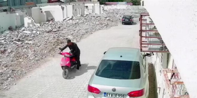 Sevgilisine para götürmek için motosiklet çalmış