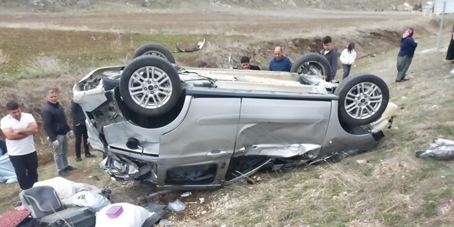 Sivas'ta otomobiller arpt: 3 kii yaraland