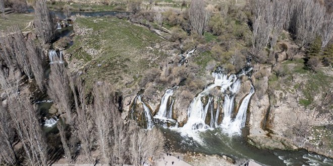 Karlarn erimesi ve yalar Muradiye elalesi'ni coturdu