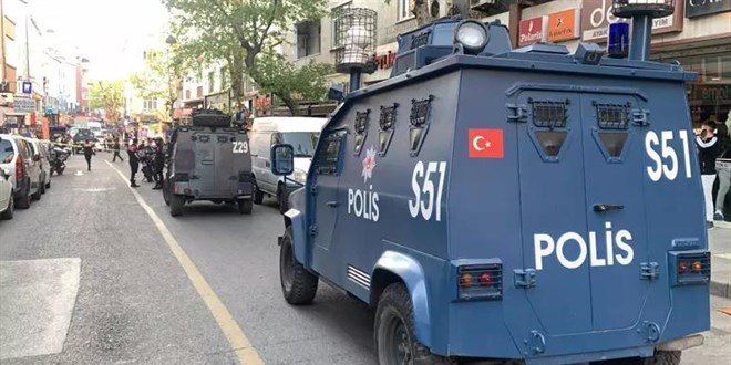 Beyoğlu'nda sokakta bulunanlara silahlı saldırı: 1 ölü, 4 yaralı