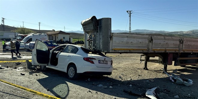 Kırıkkale'de trafik kazasında 1 kişi hayatını kaybetti, 2 kişi yaralandı