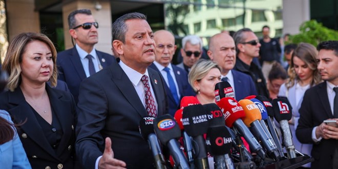 Özgür Özel'den YSK'ya 'tam kanunsuzluk' başvurusu