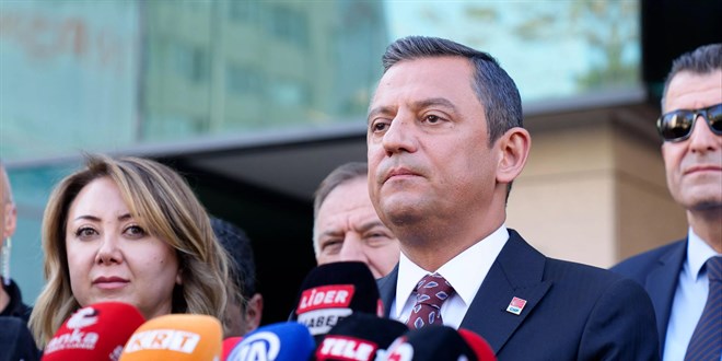 Art arda 3 operasyon geçirmişti: Özgür Özel'in yeni imajı dikkat çekti