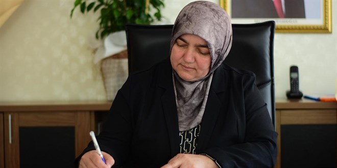 İlçenin ilk kadın belediye başkanı 30 yıl sonra dedesinin koltuğunu devraldı