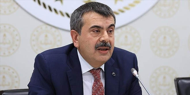 Bakan Tekin'den lise öğrencilerine OGM platformunu kullanın çağrısı