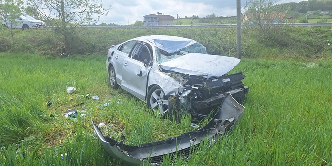 Samsun'da tarlaya devrilen otomobildeki çift ağır yaralandı