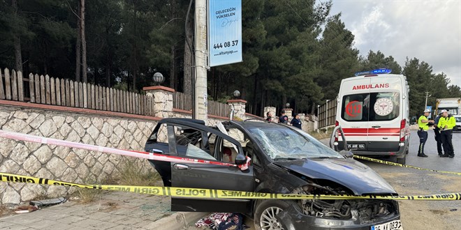 İzmir'de takla atan otomobildeki 1 kişi öldü, 2 kişi yaralandı