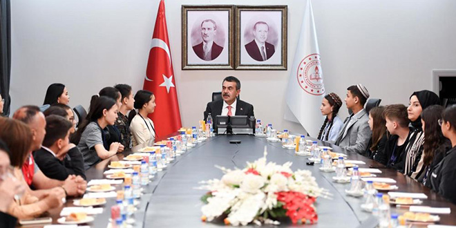 Bakan Tekin, Türk Cumhuriyetlerinden çocuklarla bir araya geldi