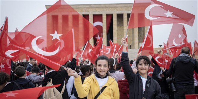 Bakanlardan 23 Nisan mesajları