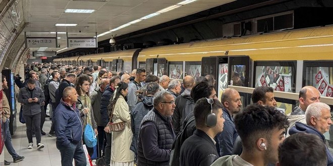 Üsküdar-Samandıra metro hattında 2 yolcusuz metro çarpıştı
