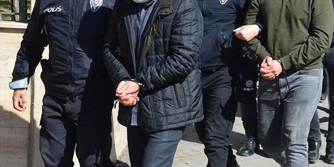 İzmir'de PKK/KCK operasyonunda 5 şüpheli gözaltına alındı