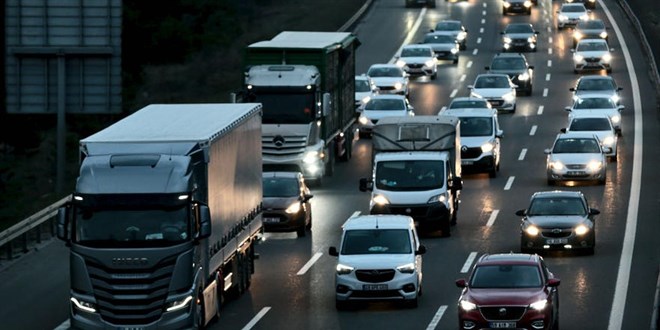 Trafikteki araç sayısı 224 bin 378 arttı
