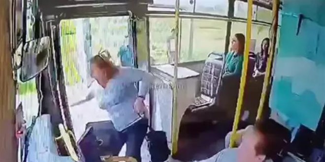 Kaps ak ilerleyen yolcu otobsnden den kadn ar yaraland