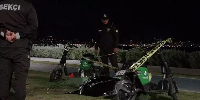 Kordon'da, çimlerde ceset bulundu