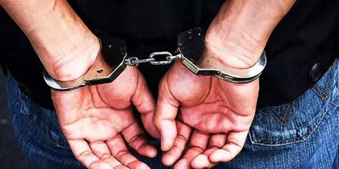 Sosyal medya zerinden uygunsuz yayn yapan kadn tutukland