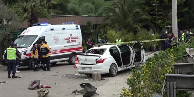 Yalova'da 3 aracın karıştığı kazada 1 kişi öldü, 7 kişi yaralandı