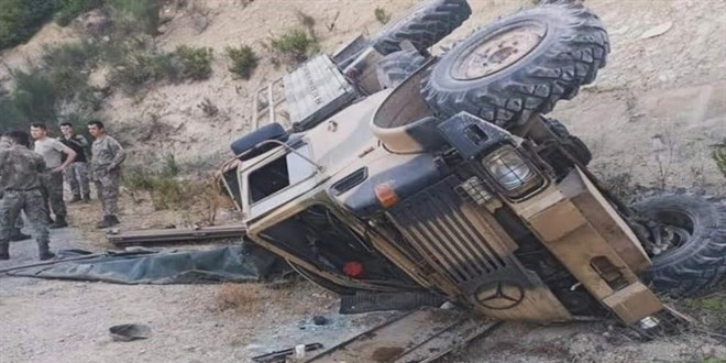 Şırnak'ta askeri araç devrildi: 2 asker şehit oldu