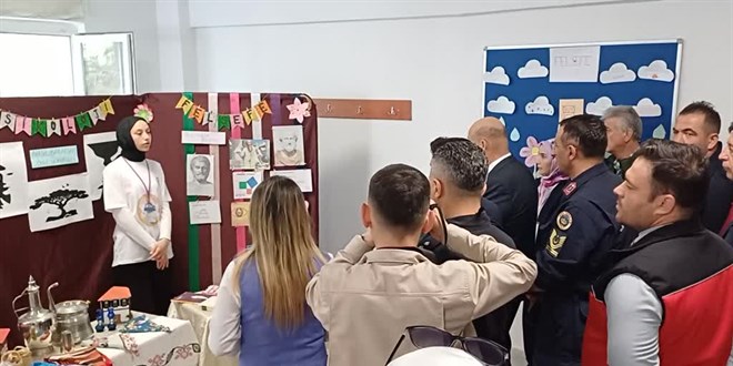 Öğrenciler bilim şenliğinde hünerlerini sergiledi