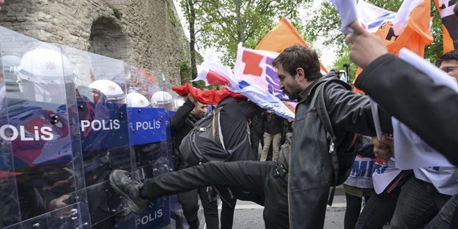 İstanbul'daki 1 Mayıs kutlamalarında 28 polis memuru yaralandı