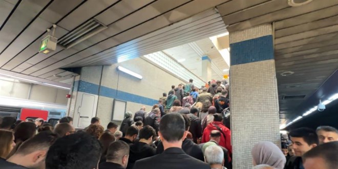 Ankara'da sağanak nedeniyle metro istasyonları hizmet veremiyor