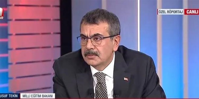 Bakan Tekin'den Ayşegül öğretmen açıklaması: Başka bir okula görevlendirildi