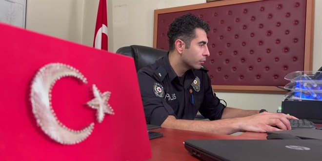 Komiser yardımcısı 1800 nüfuslu ilçede açtığı spor kursuyla gençlere umut oldu
