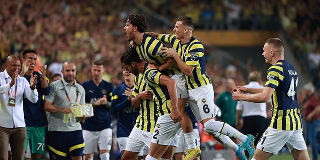 Fenerbahe kamp kadrosunu duyurdu: 4 eksik