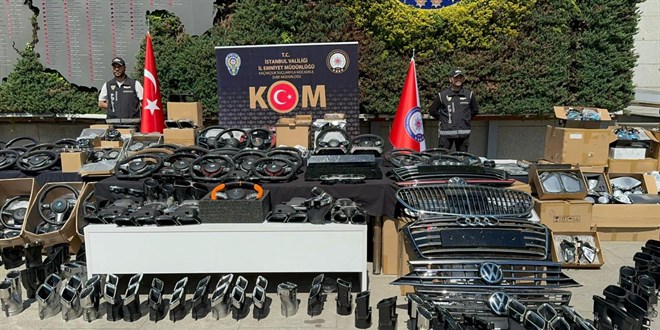 İstanbul'da kaçak oto yedek parçası operasyonu: 8 gözaltı