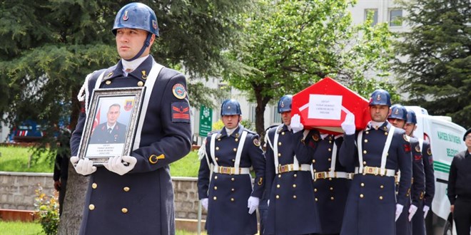 Kanser tedavisi gören asker hayatını kaybetti