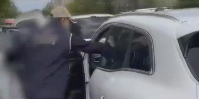 Firari eski emniyet müdürü araçla kaçarken yakalandı