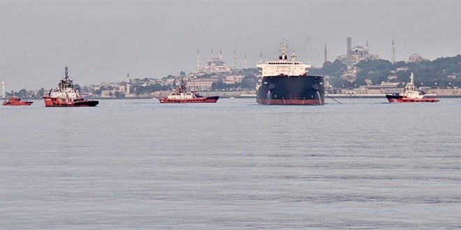 İstanbul Boğazı yeniden gemi trafiğine açıldı