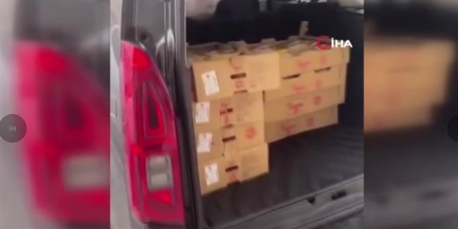 Tavukları binek araçlarla taşıdılar... BİM'den açıklama
