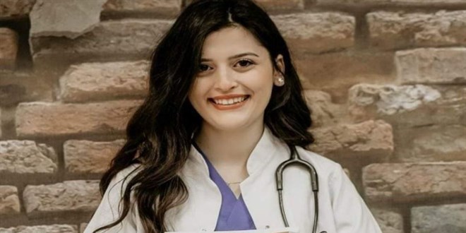 27 yaşındaki genç doktor geçirdiği operasyon sonrası yaşamını yitirdi