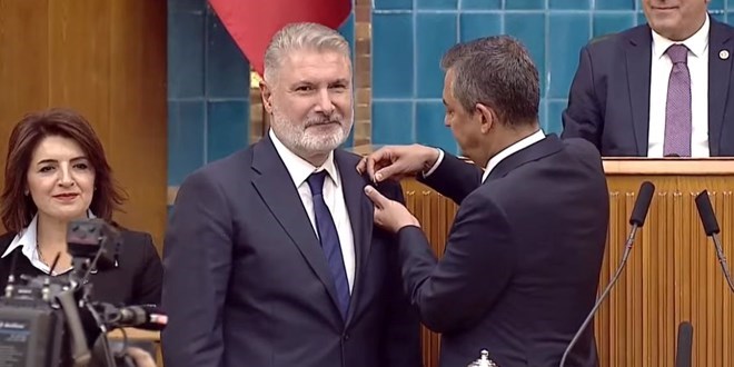 Bahadır Erdem, CHP'ye katıldı