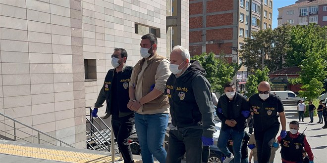 Parkta bir kişinin darbedilmesi ve bıçaklanmasıyla ilgili 3 şüpheli tutuklandı
