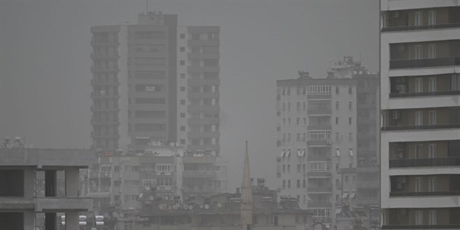 Çöl tozu 4 ilde etkili oldu