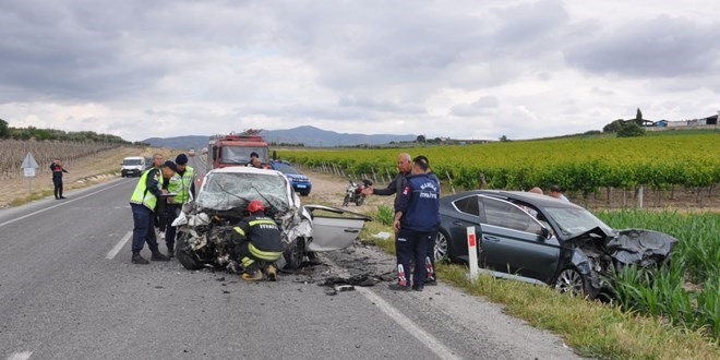 Manisa'da trafik kazası: Turgutlu Ticaret ve Sanayi Odası Başkanı ile 2 kişi yaralandı