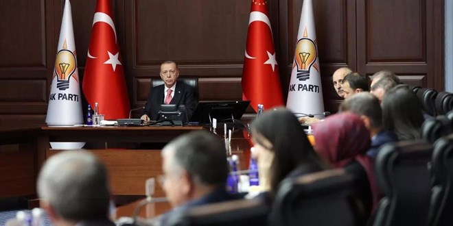AK Parti'de değişim için ilk zirve yarın