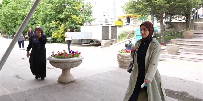 5 yıl tedavi gördüğü hastaneye hemşire olarak döndü