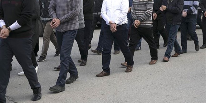 Afyonkarahisar'da FETÖ operasyonunda 10 şüpheli yakalandı