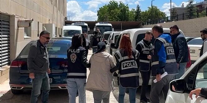 Cesedi topraa gml bulunmutu, 2 zanl tutukland