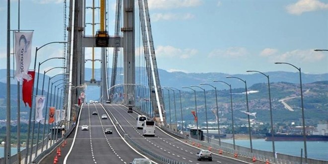 Otoyol ve köprü geçiş ücretlerine zam yapıldı