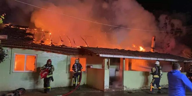 Alkol alp, annesi de ierideyken evi atee veren pheli tutukland