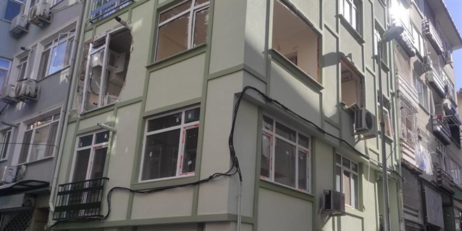 stanbul'da bir evde doal gaz patlamas