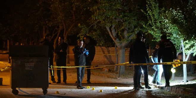 Komşusunu tabancayla öldüren polis memuru tutuklandı